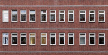 güzel bir şekilde dekore edilmiş Noel ağacı evde