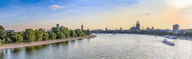 Ren Nehri ile Köln manzarası