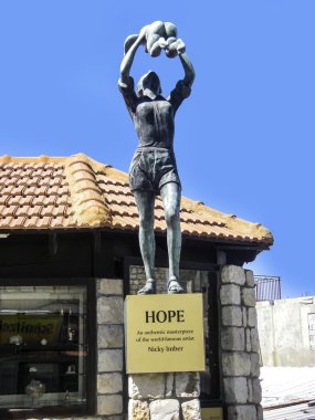 Umarım, dünyaca ünlü sanatçı Nicky, otantik bir başyapıt 