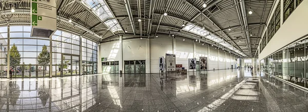 People visit the Photokina in Cologne — Stock Photo, Image