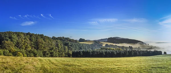 Foggy rural landscape in morning in the eifel — Stock Photo, Image