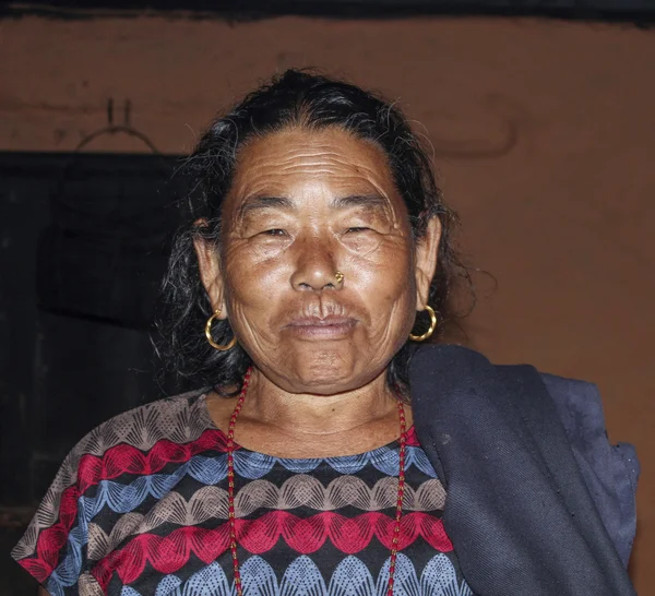 Portrait of old nepalese woman — Stock Photo, Image