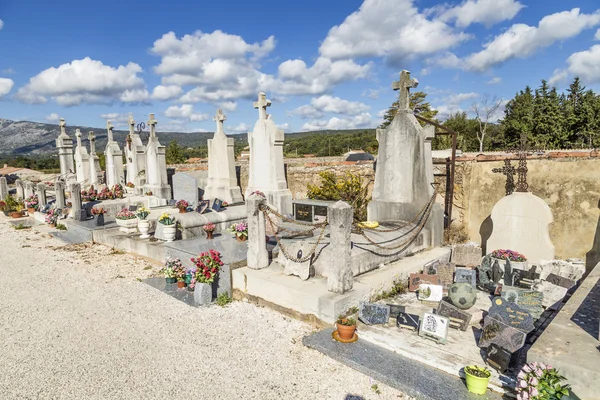 Vecchie tombe al cimitero — Foto Stock