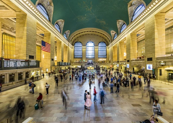 Grand Central Terminali, New York City insanlara — Stok fotoğraf