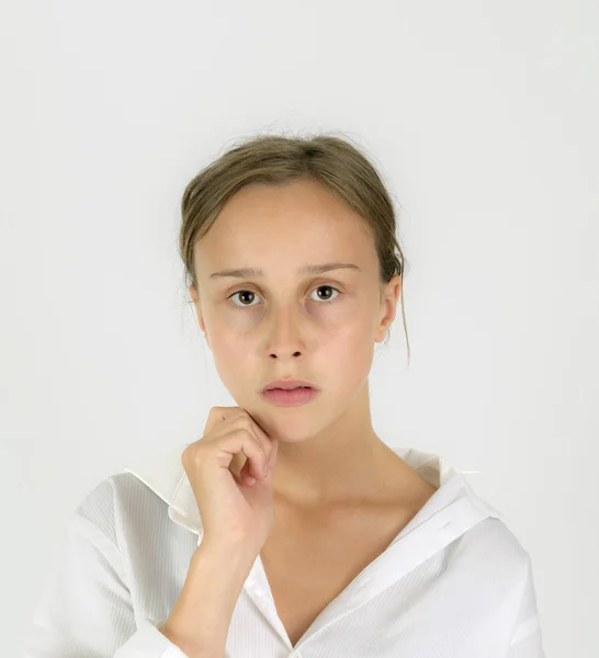 Young beautiful teenage girl with brown hair — Stock Photo, Image