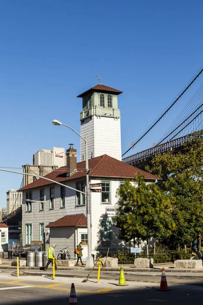 Brooklyn Ice Cream Factory in Brooklyn Bridge Park — Stockfoto