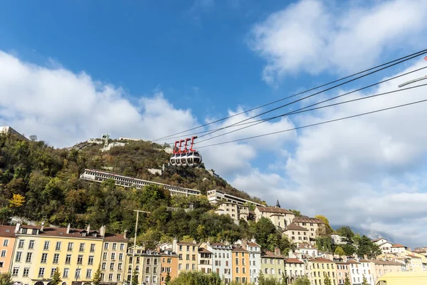 Lanovka do Bastille v Grenoble a pohled na město z — Stock fotografie