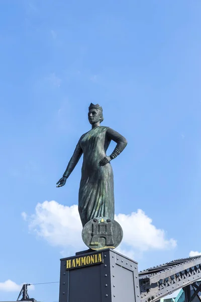 Statue d'Europe et Hammonia au pont Brooks de Hambourg — Photo