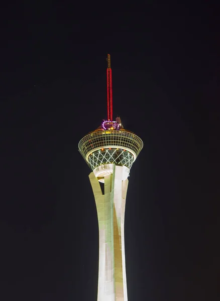 Night lights of the Sahara Casino & Stratosphere Tower in Las Ve — Stock Photo, Image