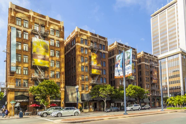 Facade of historic houses in the gaslamp quarter  in San Diego — Stock Photo, Image