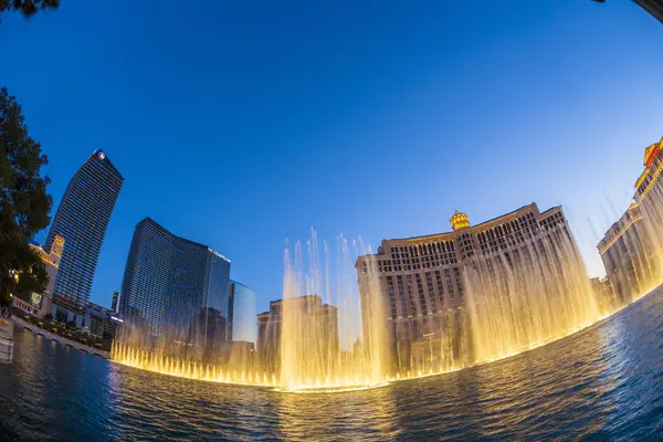 Hôtel Bellagio célèbre avec jeux d'eau à Las Vegas — Photo