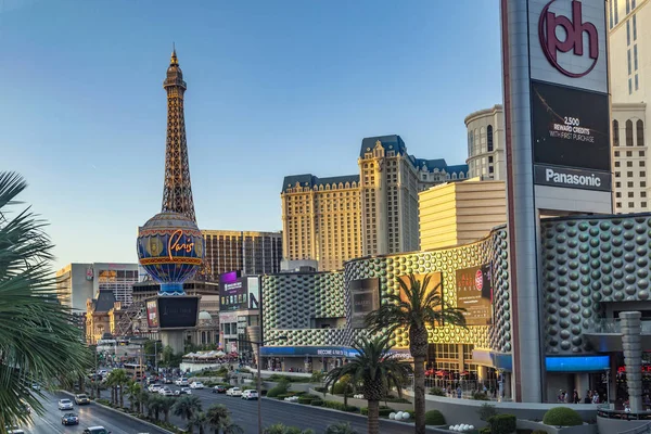 Вид на Стрип, знаменитое казино в Лас-Вегасе — стоковое фото