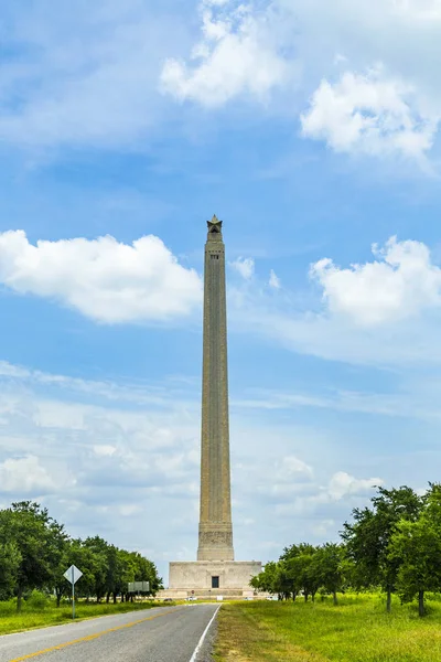 Monumento a San Jacinto en un bonito día de verano — Foto de Stock
