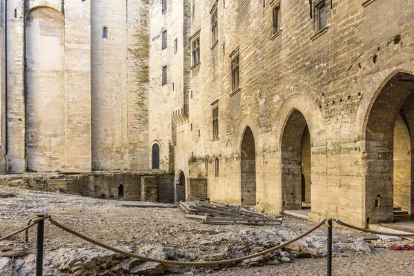 Popes Palace in Avignon, Provence, France. — Stock Photo, Image