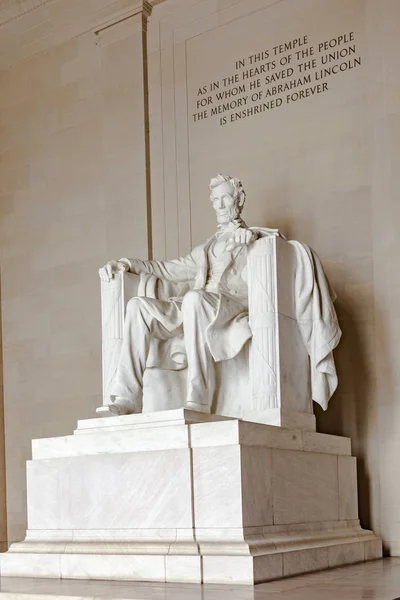 Estatua de Abraham Lincoln en el Lincoln Memorial — Foto de Stock