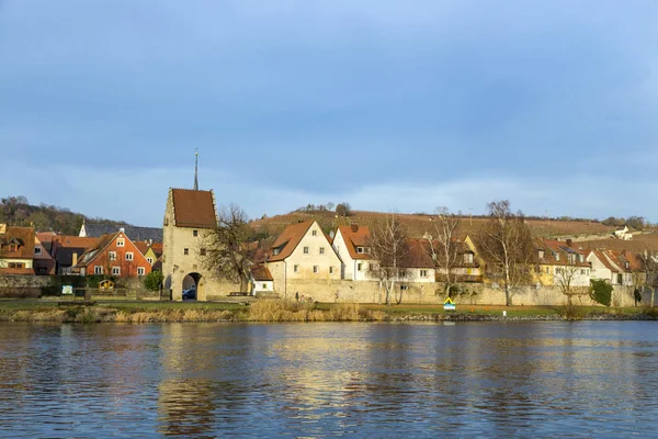 Segnitz med reflektion i floden Main — Stockfoto