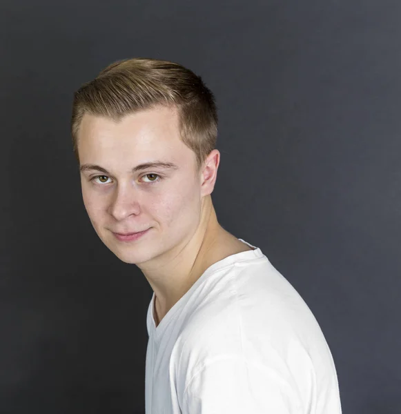 Portrait of cute smiling teenage boy — Stock Photo, Image