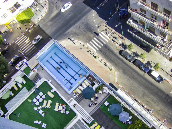 Aerial view to streets and pool in Tel Aviv — Stock Photo, Image