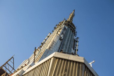 Onun görüntüleme platformu üzerinden Empire State binasının üstünde