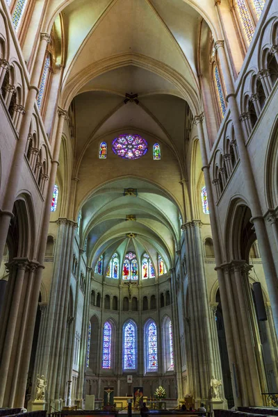 Cathedrale Saint-Pierre Saint-Jean-Baptiste de NEF içinde Lyon - 