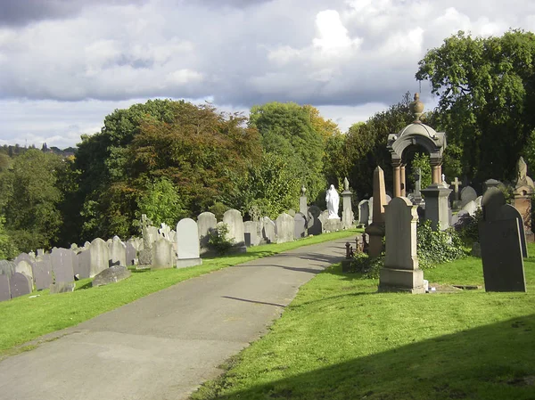 Old graves at the famous general cemetery in Nottingham — Stock Photo, Image