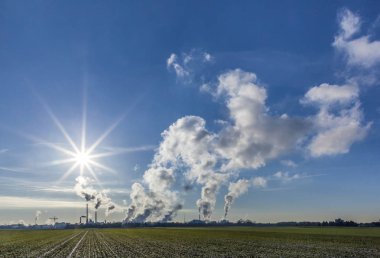 bir sanayi bölgesi Dumanlı bacaları 