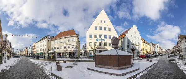 Vecchie case in piccola città di Guenzburg in Baviera — Foto Stock