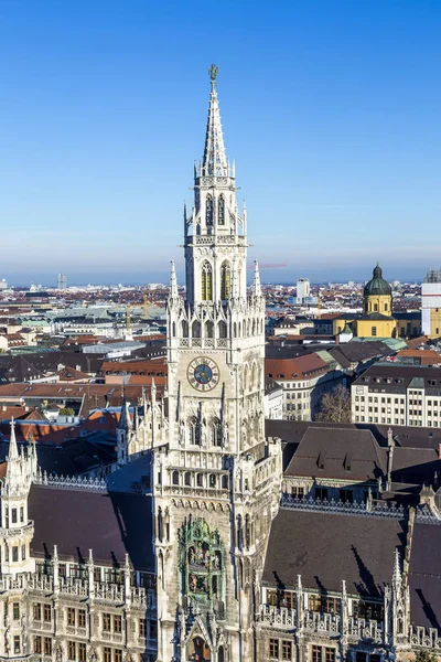 Gevel van de nieuwe stad van München — Stockfoto