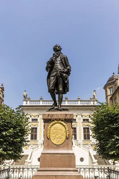 约翰 · 沃尔夫冈 · 歌德，莱比锡的雕像 — 图库照片
