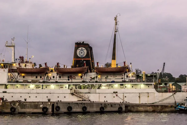 Old rusty ferries still operatet from Port Blair to other islan — Stock Photo, Image