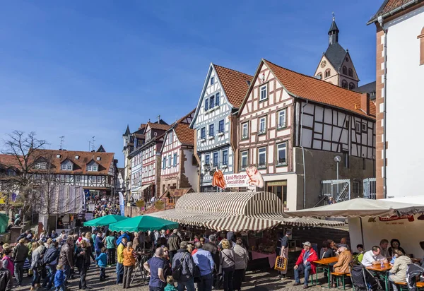 People visit  public market in Gelnhausen — Stock Photo, Image