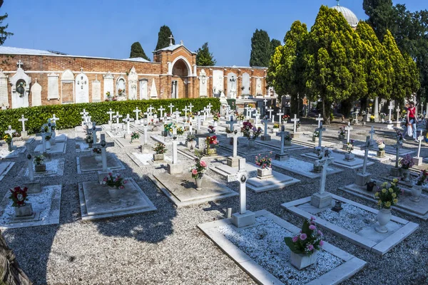 Gravstenar på cemetry ön San Michele — Stockfoto