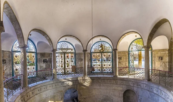 Sala de bomba com a água de spa saudável em Bad Nauheim — Fotografia de Stock