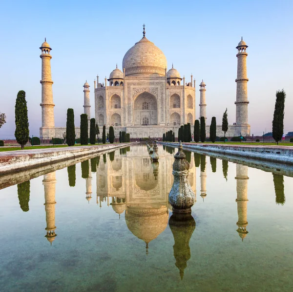 Taj Mahal in India — Stock Photo, Image