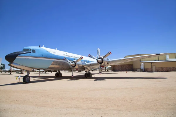 Zwiedzanie Muzeum Lotnictwa i astronautyki pima w Tucson — Zdjęcie stockowe