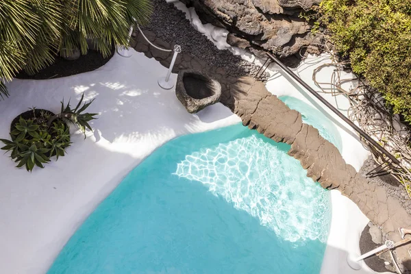 Pool in Cesar Manrique's home in Taro de Tahiche in Lanzarote — Stock Photo, Image