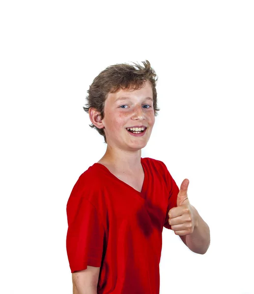 Šťastný, radostný chlapec dává znamení — Stock fotografie