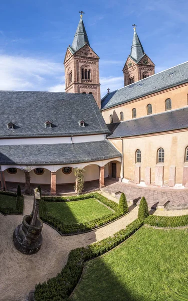 Slavný benediktinský klášter v Seligenstadt, Německo — Stock fotografie
