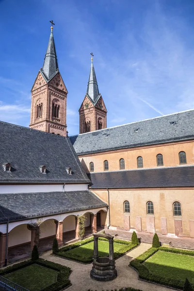 Slavný benediktinský klášter v Seligenstadt, Německo — Stock fotografie