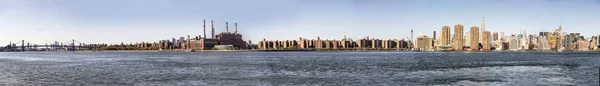 与哈德逊河的纽约天际线 — 图库照片