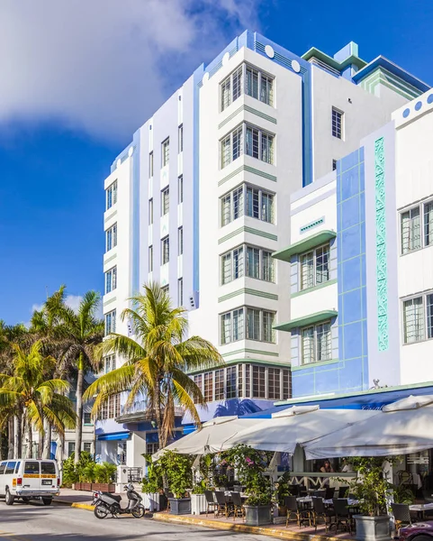 Hermosas casas en estilo Art Deco en el sur de Miami — Foto de Stock