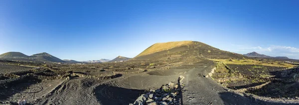 Volcanic landscape in Lanzarote, Timanfaya national park, La Ger — Stock Photo, Image