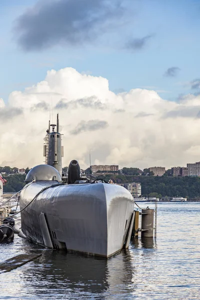 Sottomarino al molo 86 del museo — Foto Stock