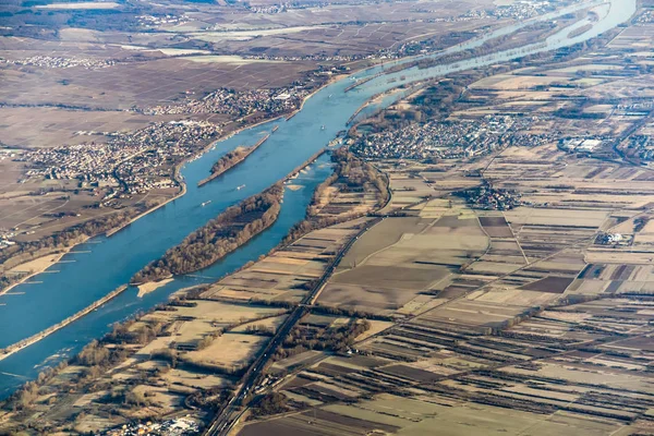 Lotu ptaka rzeki Main w pobliżu Mainz — Zdjęcie stockowe