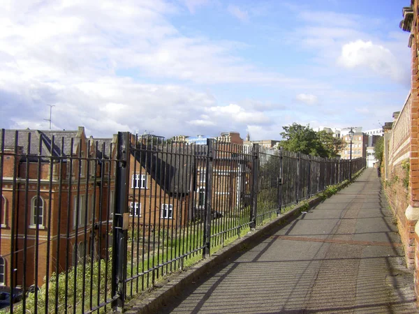 Typowe stare cegły budynki w Nottingham — Zdjęcie stockowe