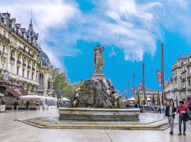 Montpelier, Place de la Comedie anıtları