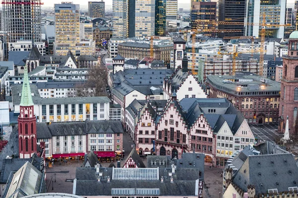 Silhuett av Frankfurt am Main i kvällen — Stockfoto