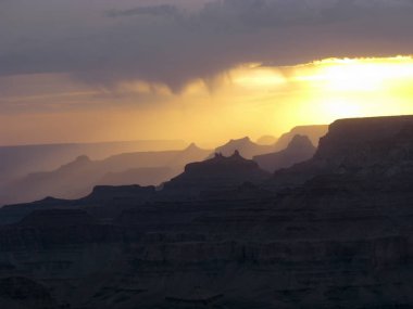 Yaki noktasından Güney rim grand canyon içine görüntülemek