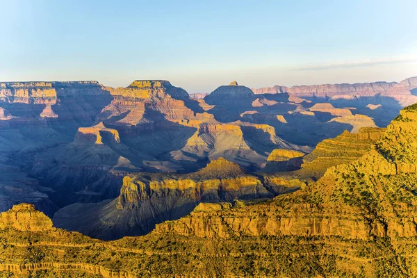 Grand canyon på mathers peka i solnedgången ljus — Stockfoto