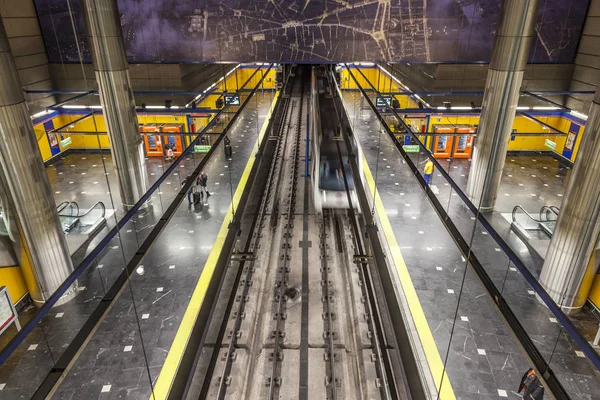 Metro en Madrid — Foto de Stock